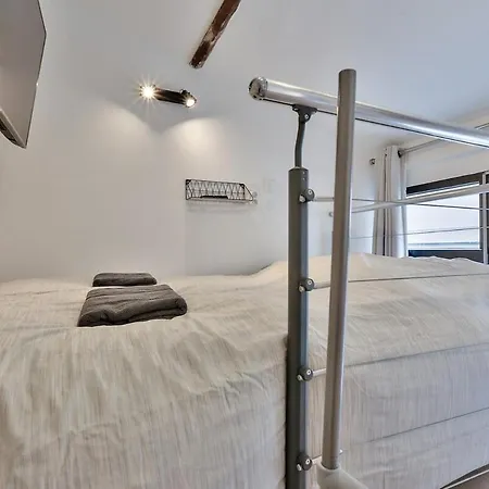 Apartman Walking Distance From Marais With Mobile Ac Párizs