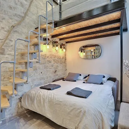 Walking Distance From Marais With Mobile Ac Párizs