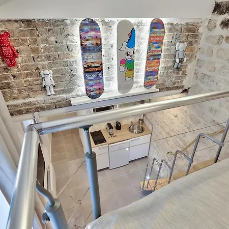 Walking Distance From Marais With Mobile Ac Apartment *