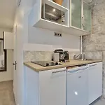 Walking Distance From Marais With Mobile Ac