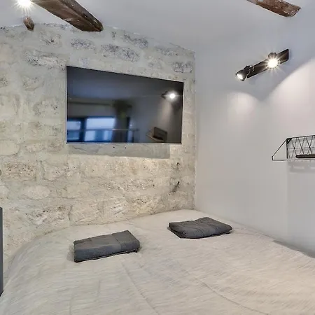 Apartment Walking Distance From Marais With Ac *