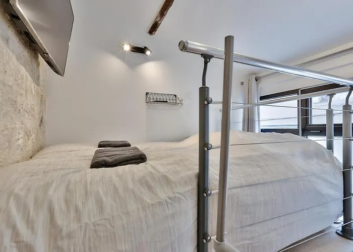 Апартаменты Walking Distance From Marais With Mobile Ac Париж